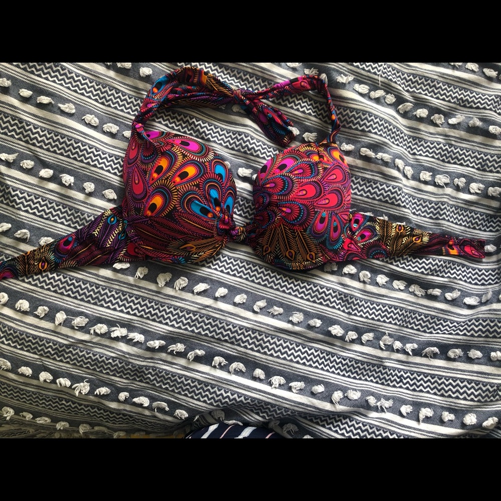 Halter bikini top
